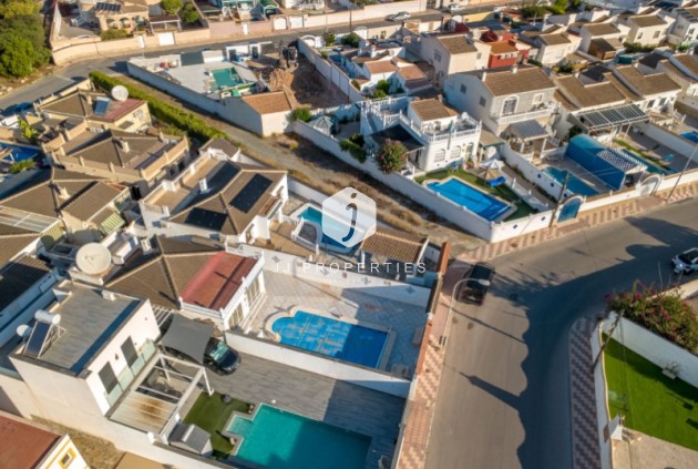 Resale - Villa -
Torrevieja - Costa Blanca