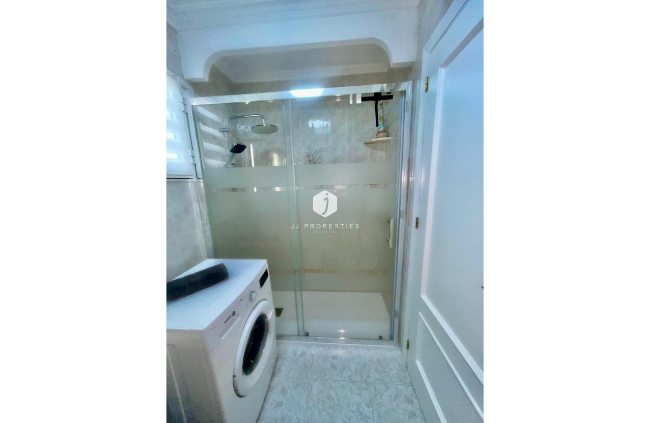 D'occasion - Appartement -
Torrevieja - Estacion de autobuses