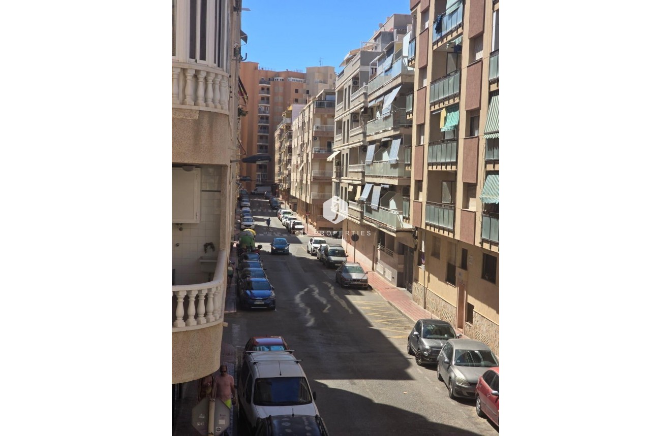 Tweedehands - Appartement / flat -
Torrevieja - Playa del Cura