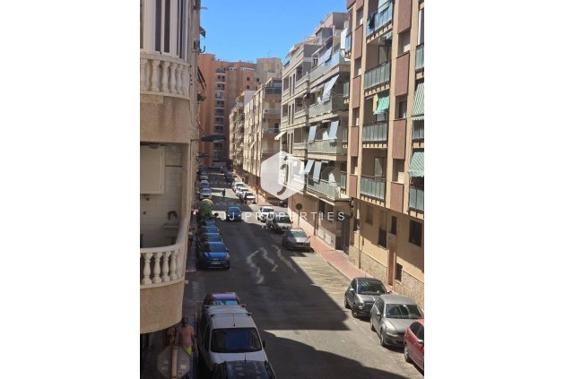 Tweedehands - Appartement / flat -
Torrevieja - Playa del Cura