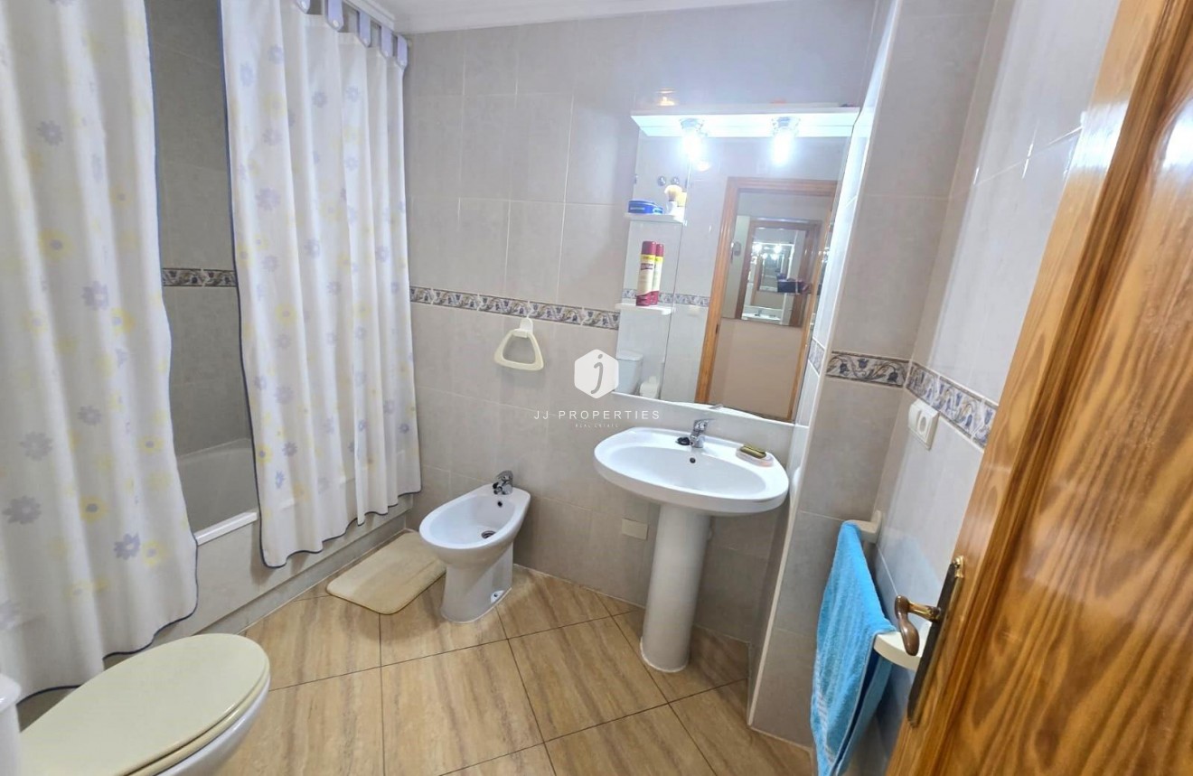 Tweedehands - Appartement / flat -
Torrevieja - Playa del Cura