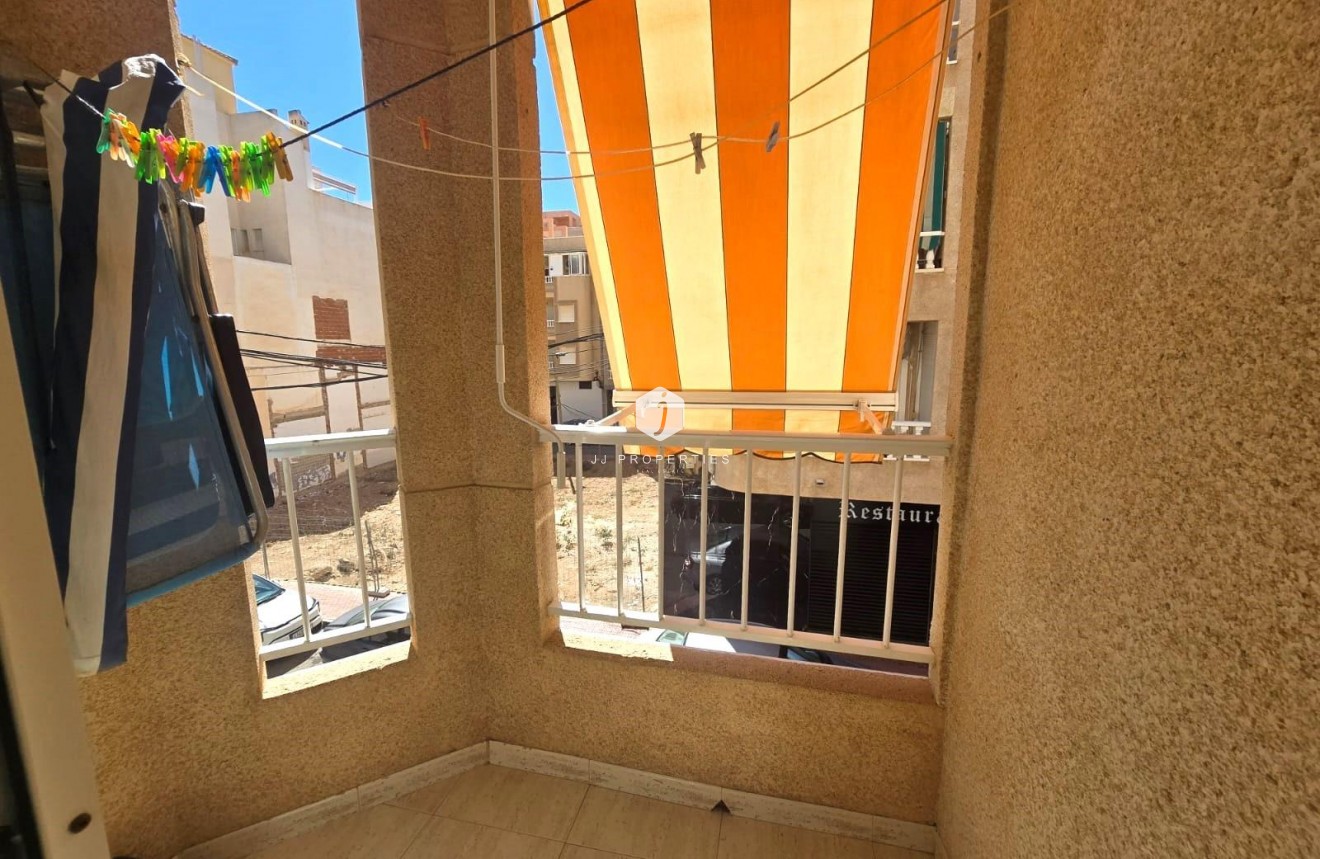 Tweedehands - Appartement / flat -
Torrevieja - Playa del Cura