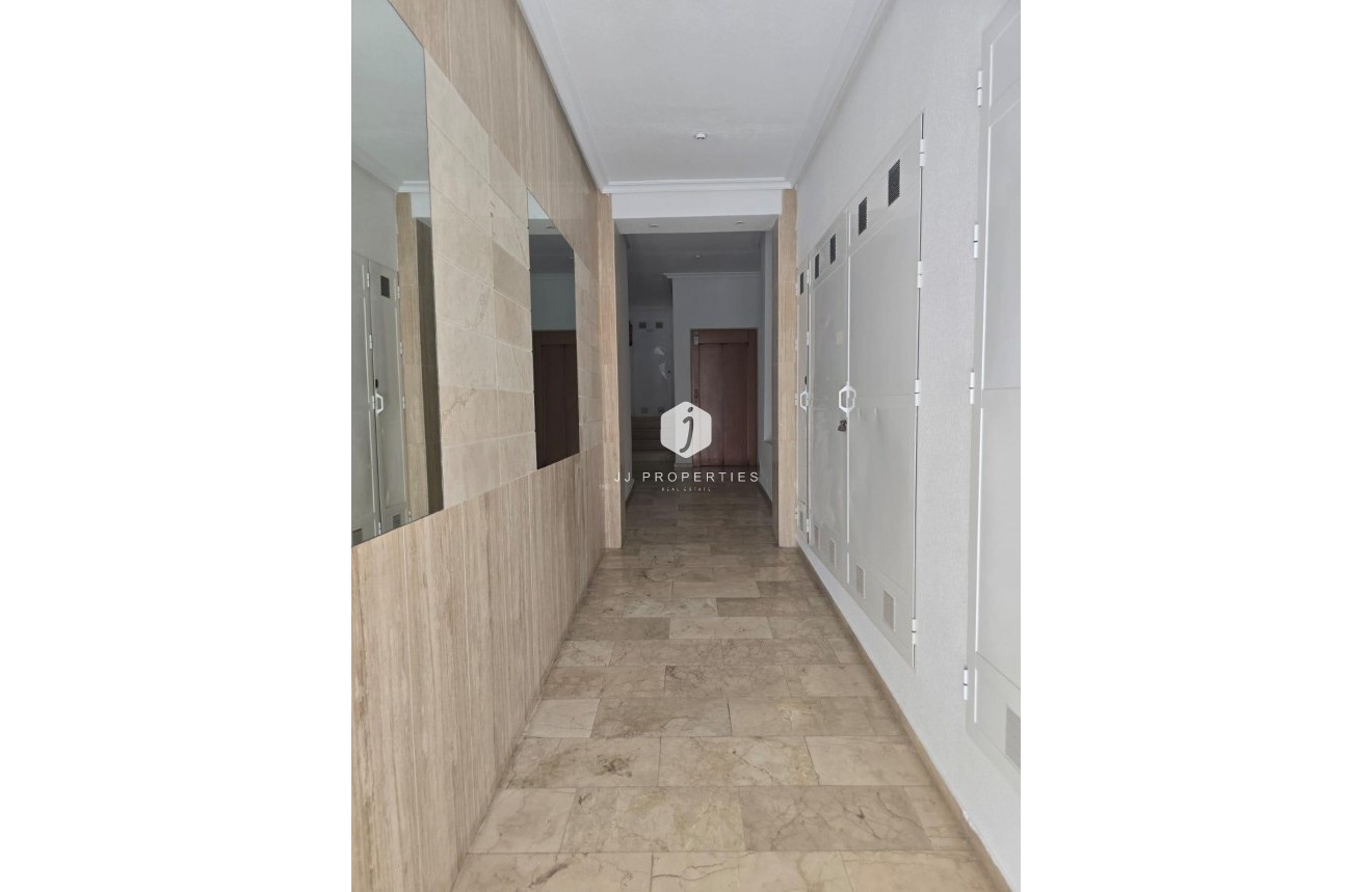 Tweedehands - Appartement / flat -
Torrevieja - Playa del Cura