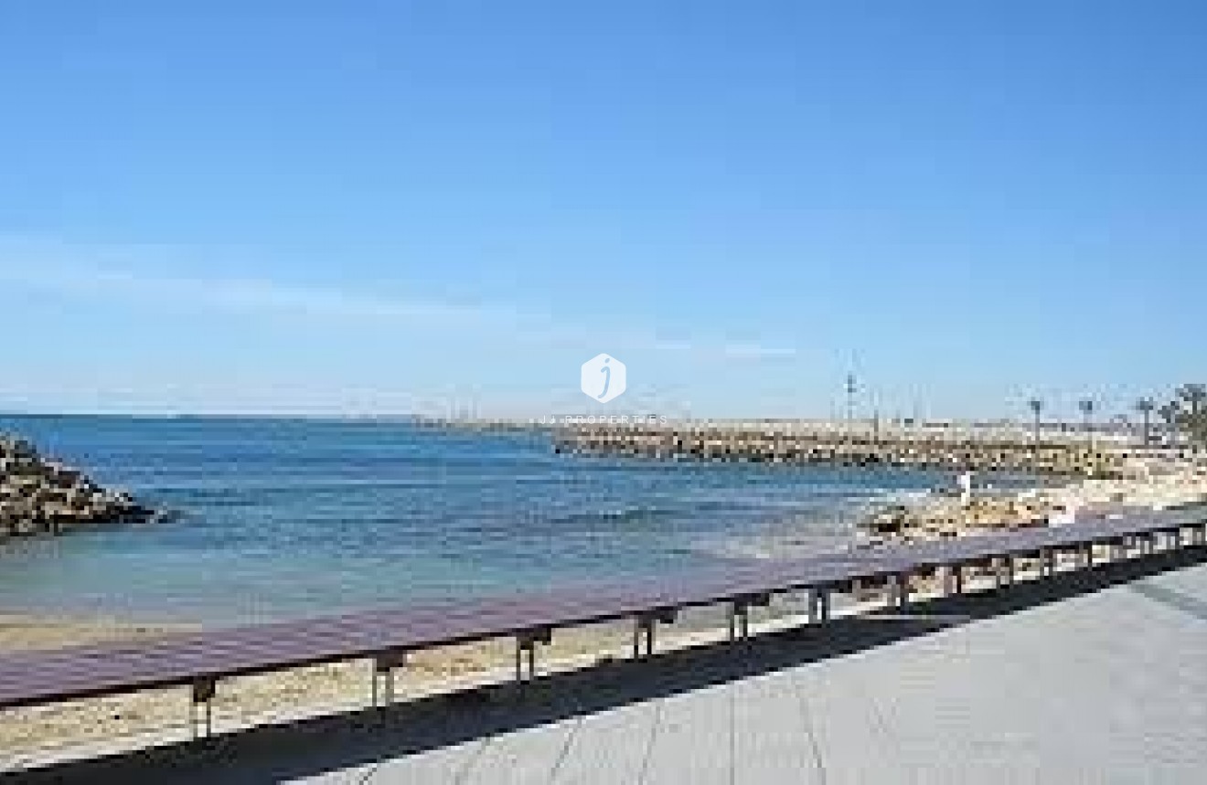 Tweedehands - Appartement / flat -
Torrevieja - Playa del Cura