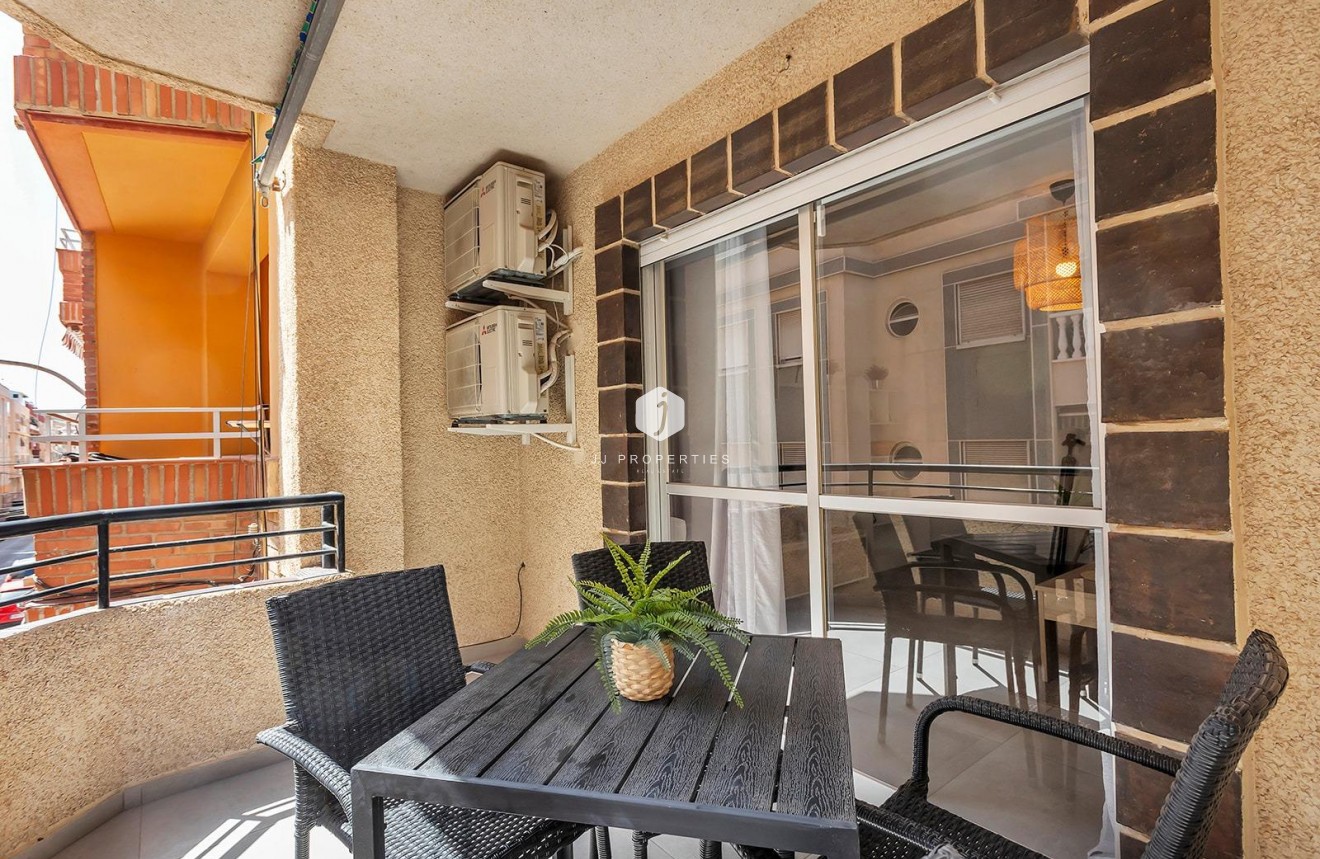 Aus zweiter Hand - Wohnung -
Torrevieja - Playa de los Locos