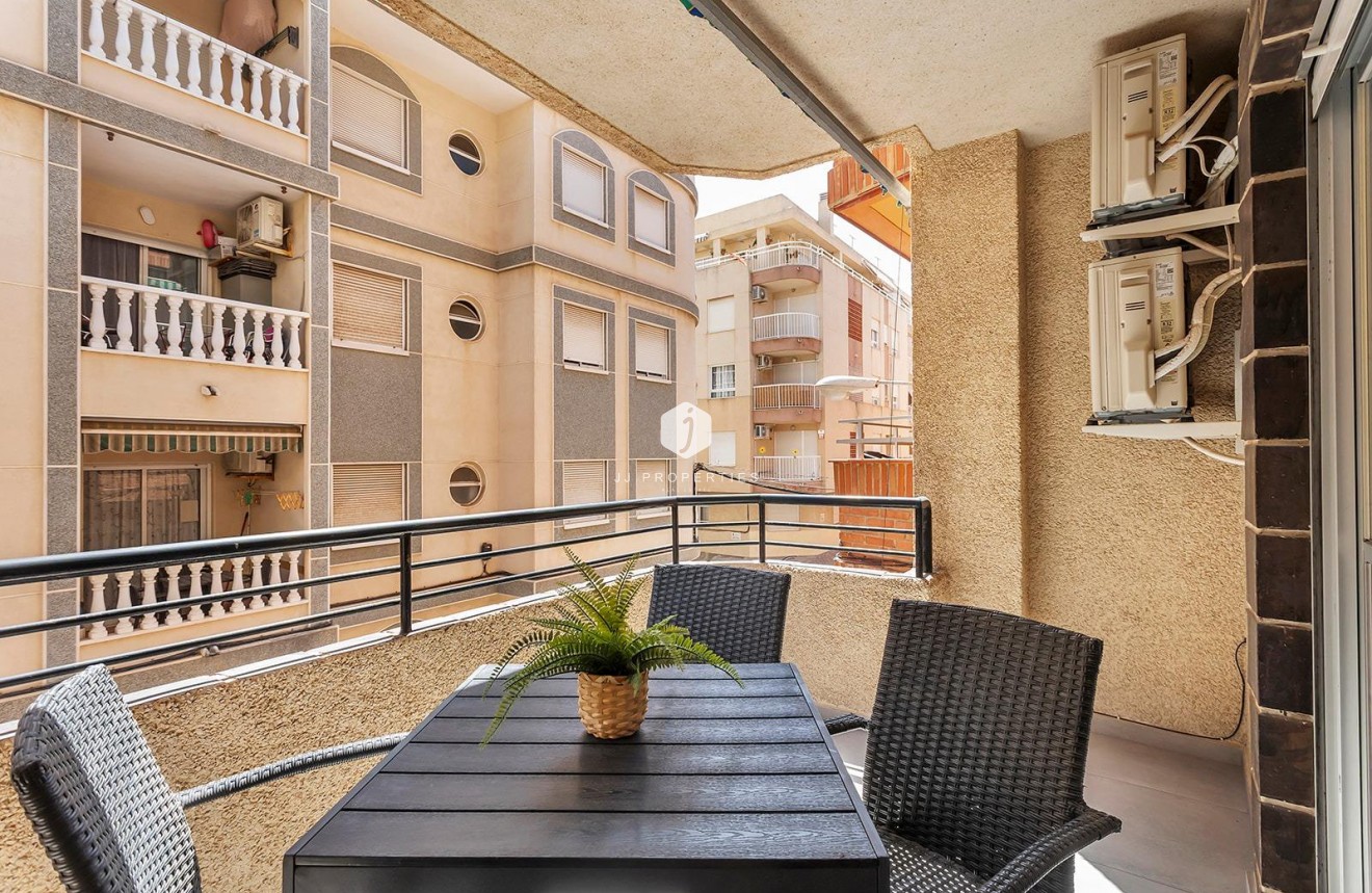 Aus zweiter Hand - Wohnung -
Torrevieja - Playa de los Locos