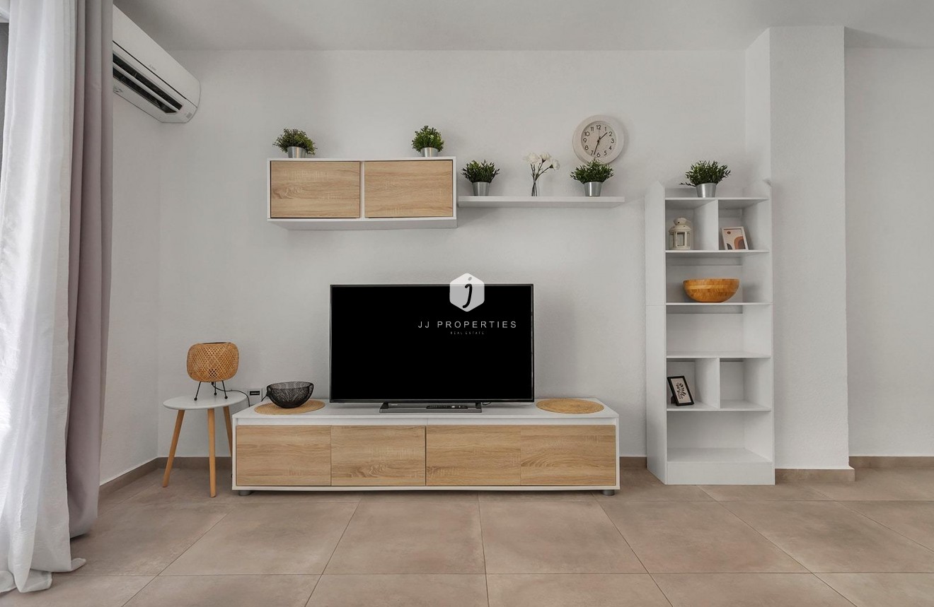 Aus zweiter Hand - Wohnung -
Torrevieja - Playa de los Locos
