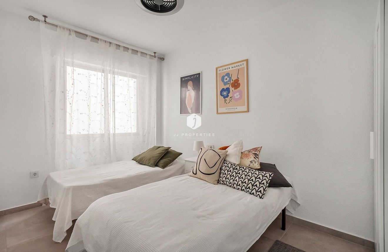 Aus zweiter Hand - Wohnung -
Torrevieja - Playa de los Locos