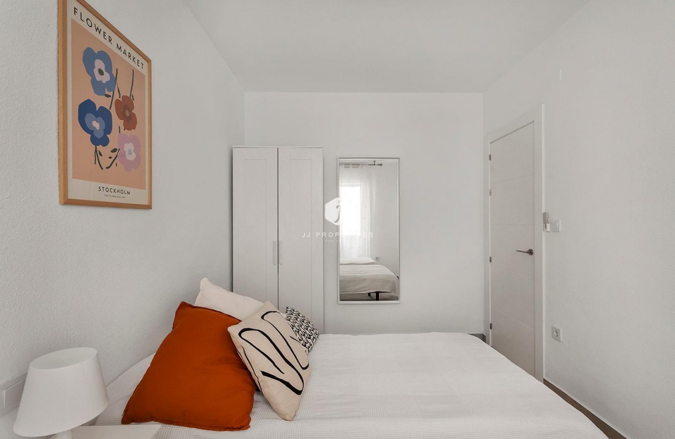 Aus zweiter Hand - Wohnung -
Torrevieja - Playa de los Locos