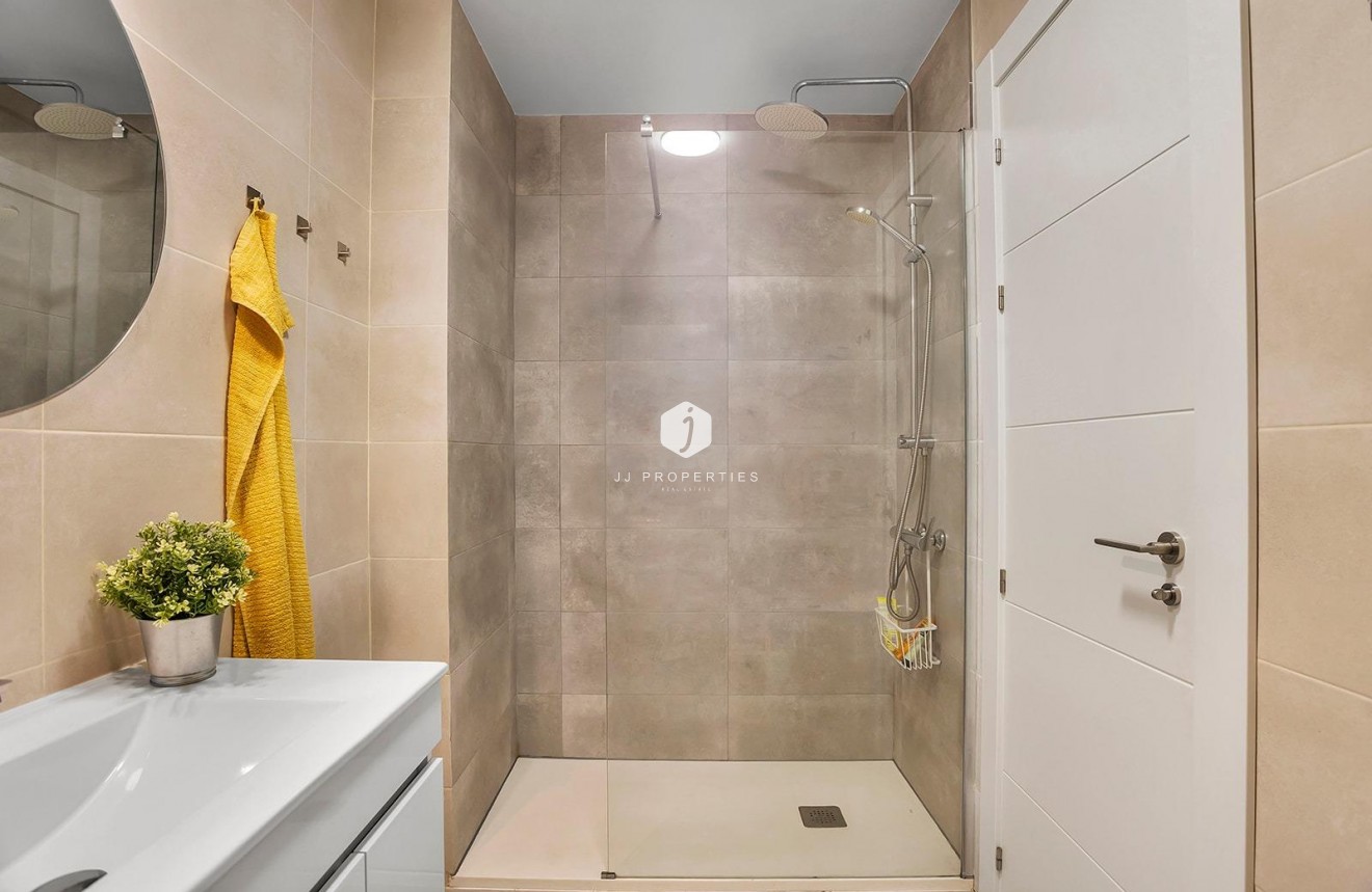 Aus zweiter Hand - Wohnung -
Torrevieja - Playa de los Locos