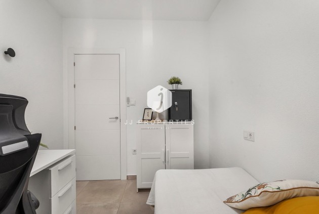Aus zweiter Hand - Wohnung -
Torrevieja - Playa de los Locos