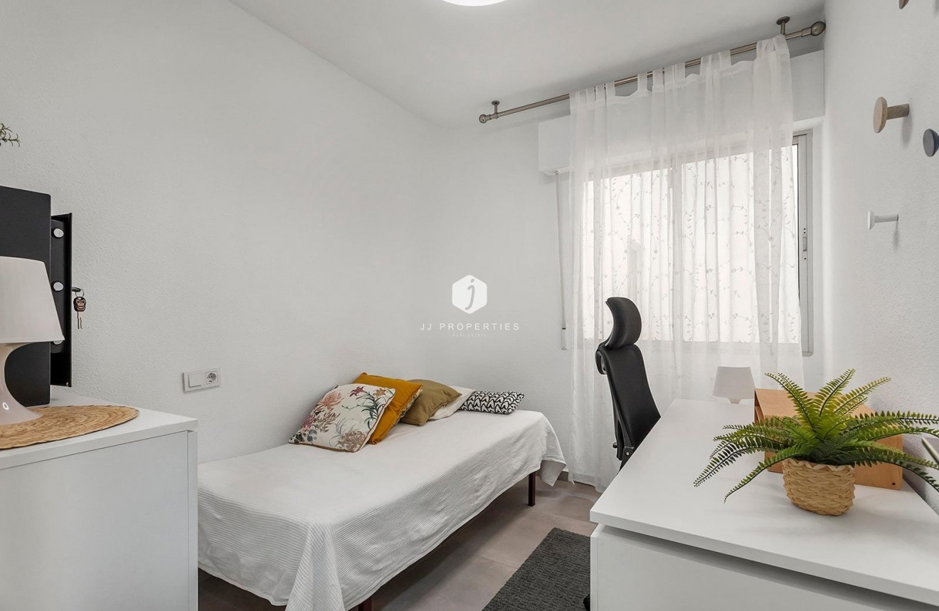 Aus zweiter Hand - Wohnung -
Torrevieja - Playa de los Locos
