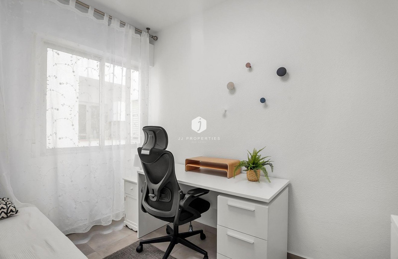 Aus zweiter Hand - Wohnung -
Torrevieja - Playa de los Locos