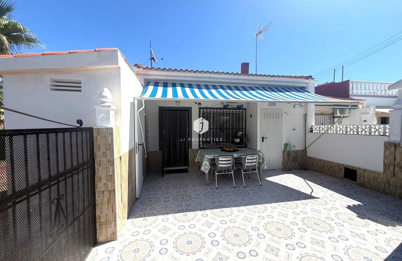 Resale - Bungalow -
Torrevieja - Torretas