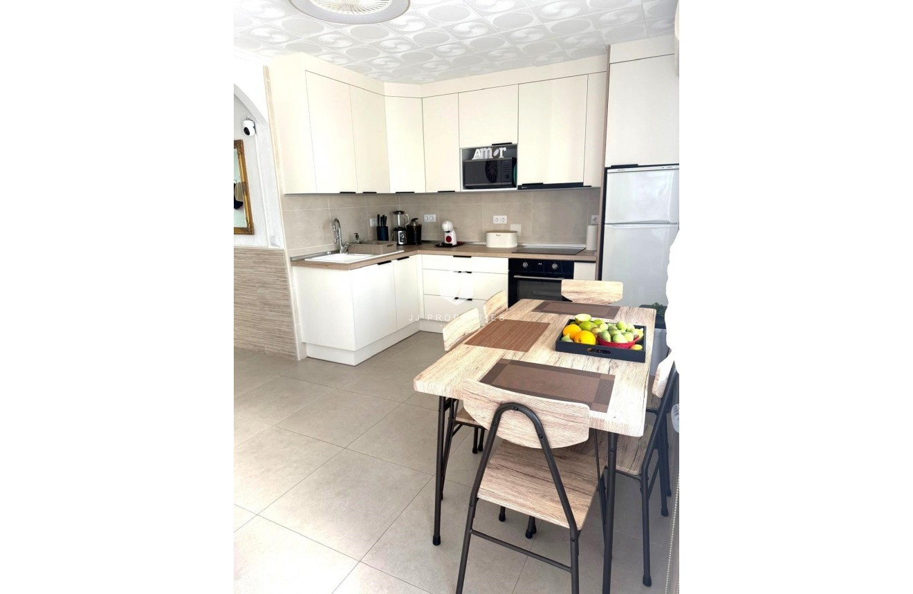 Resale - Bungalow -
Torrevieja - Torretas