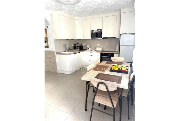 Resale - Bungalow -
Torrevieja - Torretas