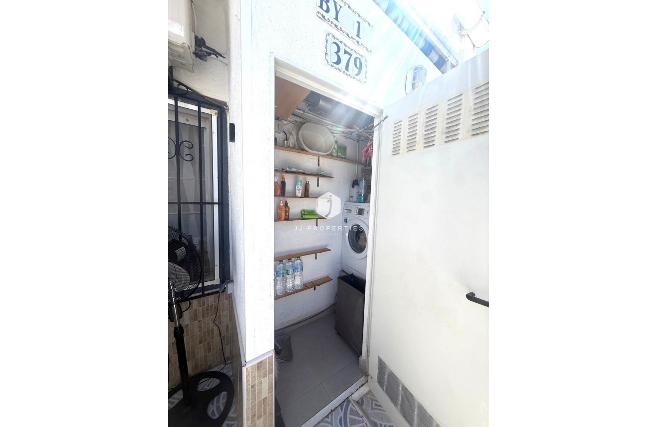 Resale - Bungalow -
Torrevieja - Torretas