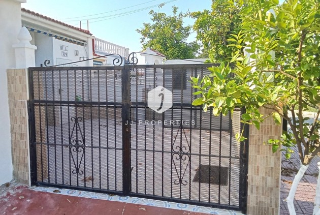 Resale - Bungalow -
Torrevieja - Torretas