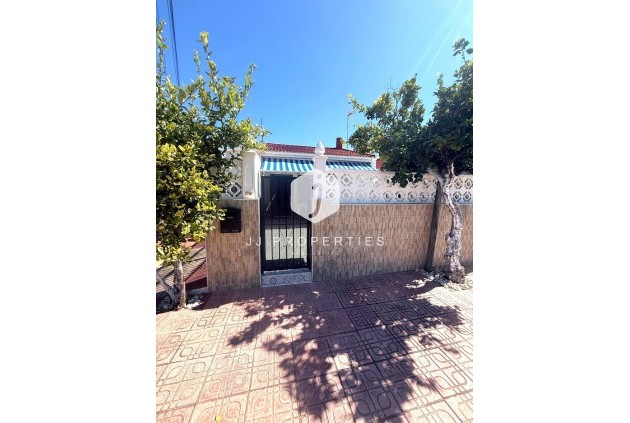 Resale - Bungalow -
Torrevieja - Torretas