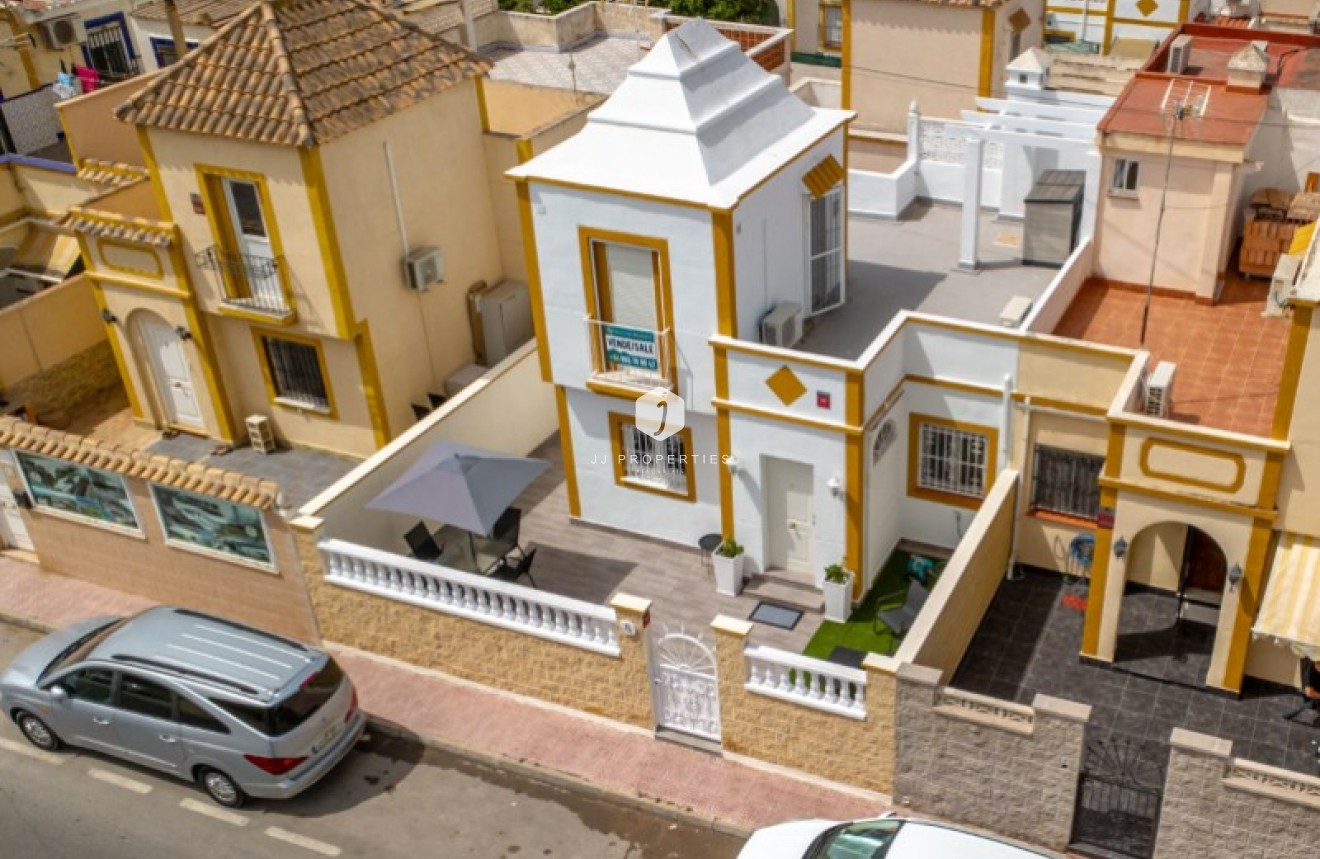 D'occasion - Chalet -
Torrevieja - Costa Blanca