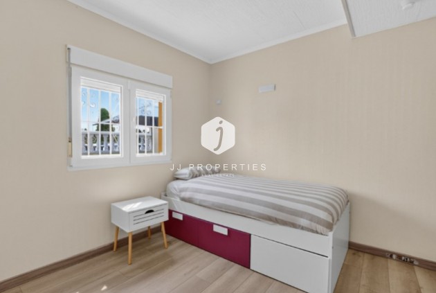 D'occasion - Chalet -
Torrevieja - Costa Blanca