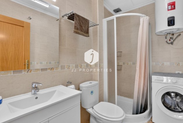 D'occasion - Chalet -
Torrevieja - Costa Blanca