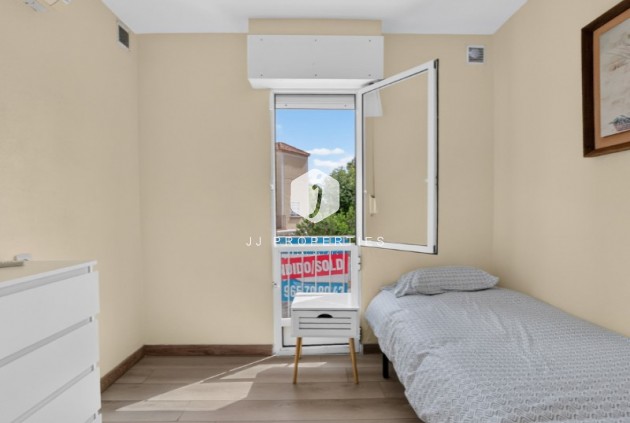 D'occasion - Chalet -
Torrevieja - Costa Blanca