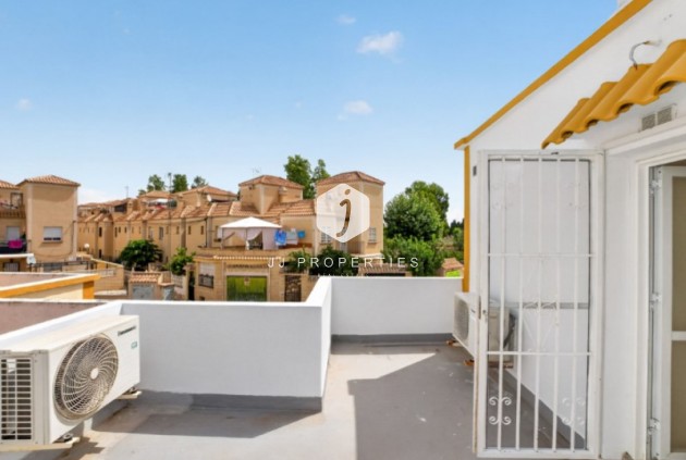 D'occasion - Chalet -
Torrevieja - Costa Blanca