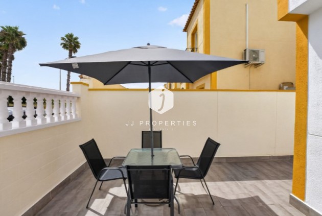 D'occasion - Chalet -
Torrevieja - Costa Blanca
