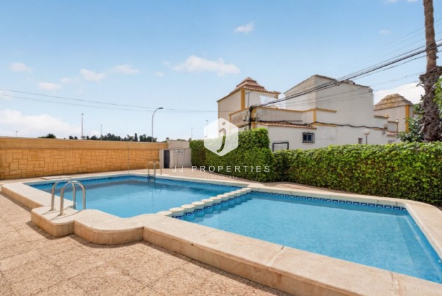 D'occasion - Chalet -
Torrevieja - Costa Blanca