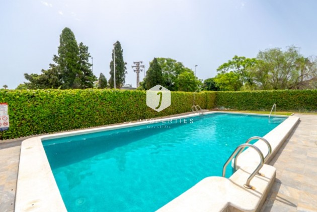 D'occasion - Chalet -
Torrevieja - Costa Blanca