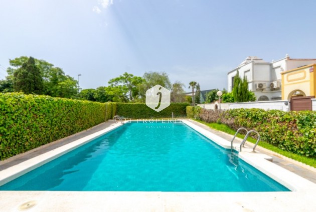 D'occasion - Chalet -
Torrevieja - Costa Blanca