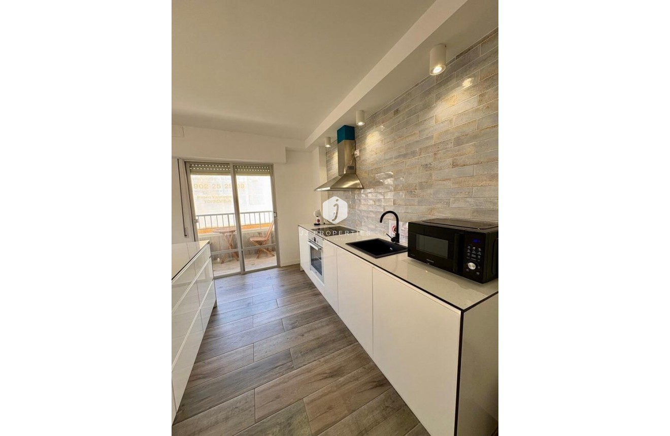 Tweedehands - Appartement / flat -
Torrevieja - Costa Blanca