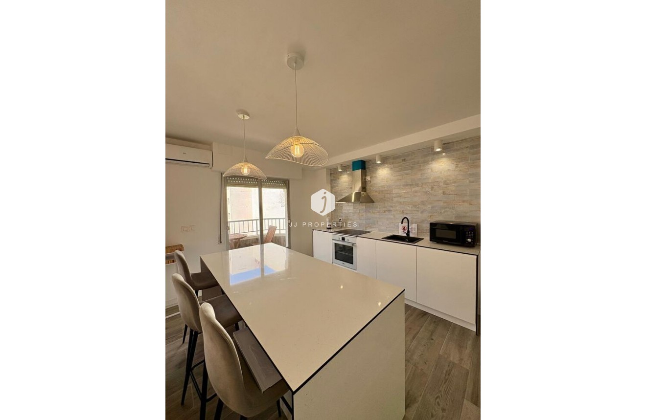Tweedehands - Appartement / flat -
Torrevieja - Costa Blanca