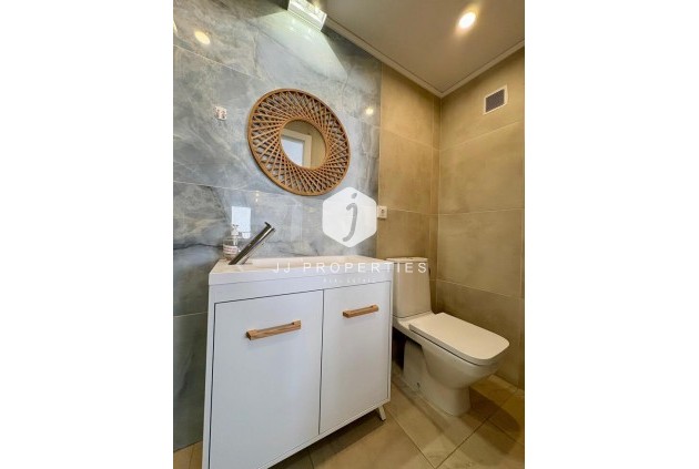Tweedehands - Appartement / flat -
Torrevieja - Costa Blanca