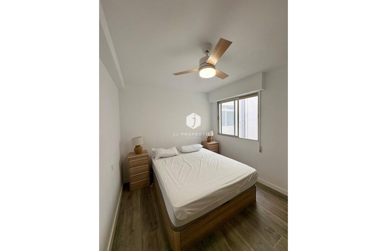 Tweedehands - Appartement / flat -
Torrevieja - Costa Blanca