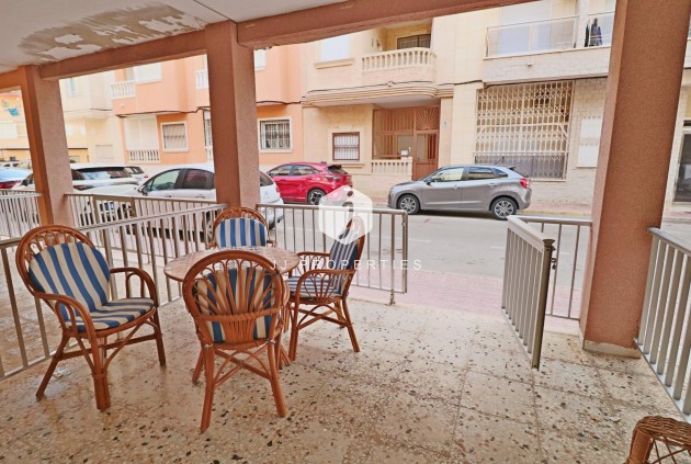 Z drugiej ręki - Mieszkanie w bloku -
Torrevieja - La Mata Pueblo