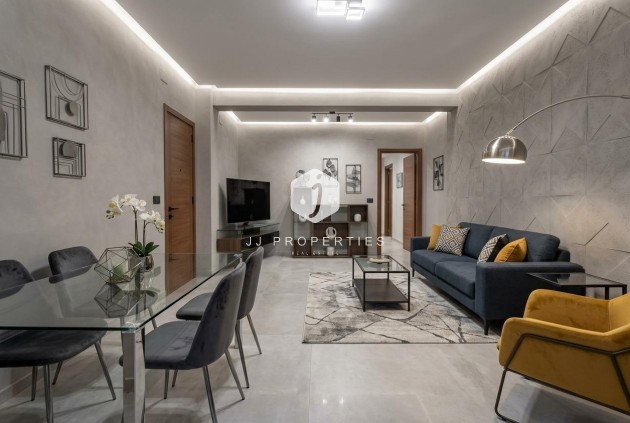 Z drugiej ręki - Mieszkanie w bloku -
Torrevieja - La Mata Pueblo