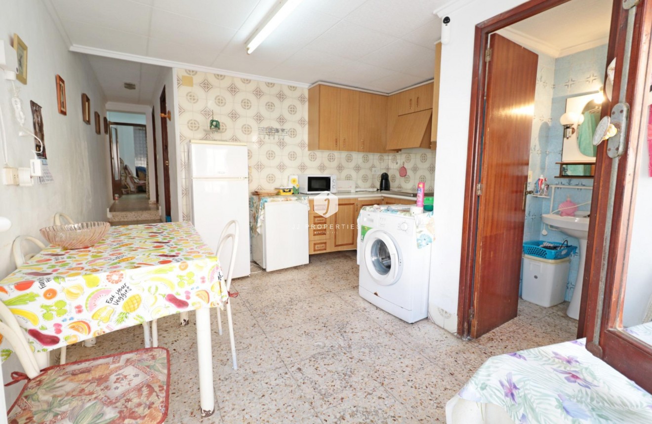 Z drugiej ręki - Mieszkanie w bloku -
Torrevieja - La Mata Pueblo