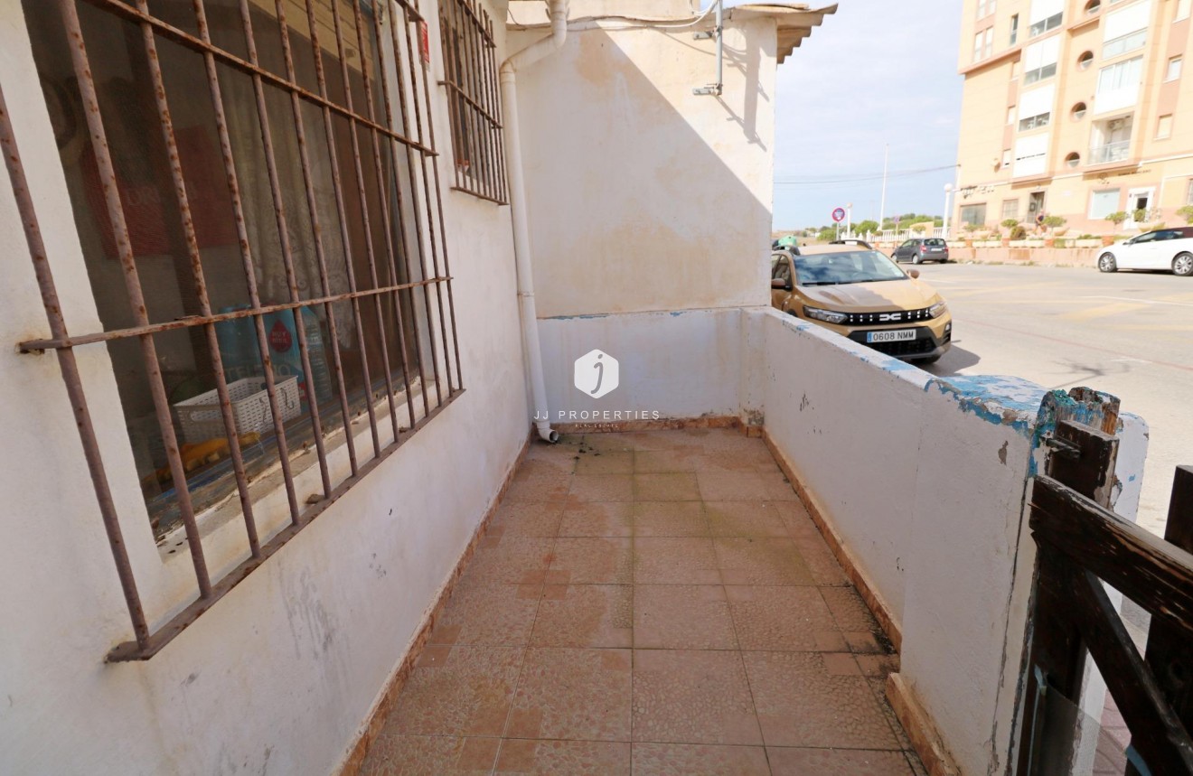 Z drugiej ręki - Mieszkanie w bloku -
Torrevieja - La Mata Pueblo