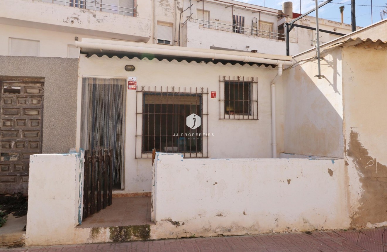 Z drugiej ręki - Mieszkanie w bloku -
Torrevieja - La Mata Pueblo