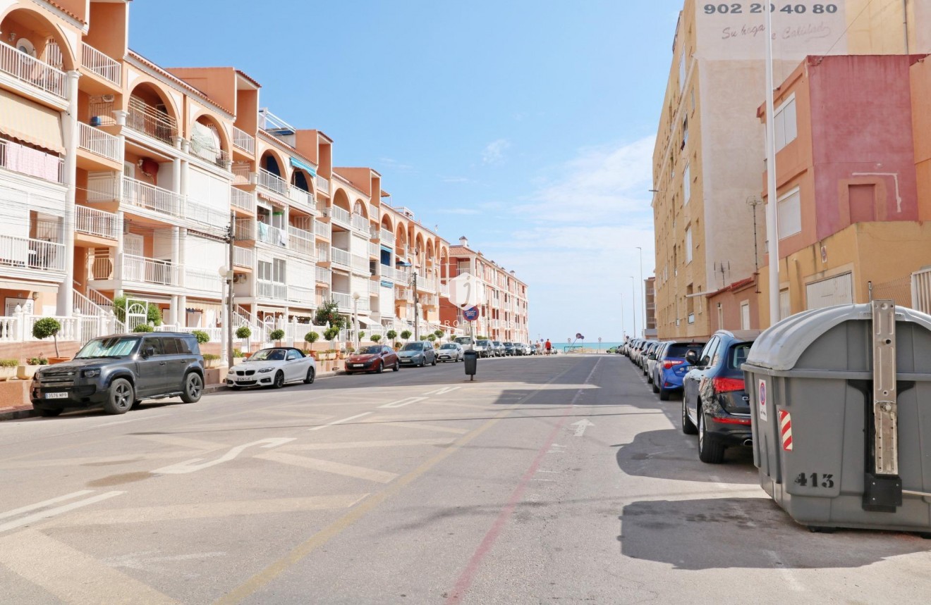 Z drugiej ręki - Mieszkanie w bloku -
Torrevieja - La Mata Pueblo