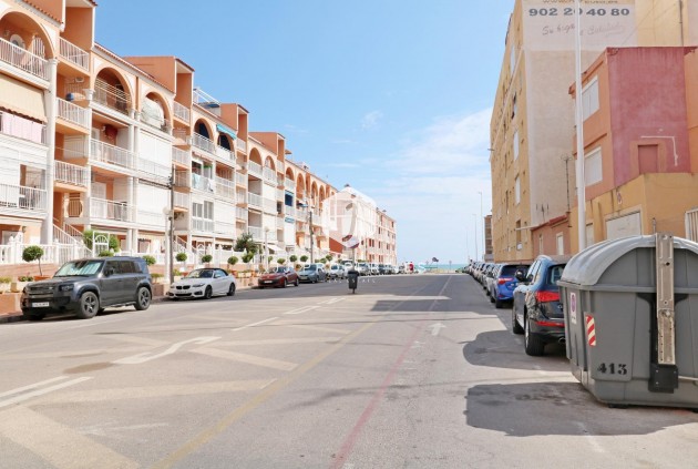 Z drugiej ręki - Mieszkanie w bloku -
Torrevieja - La Mata Pueblo