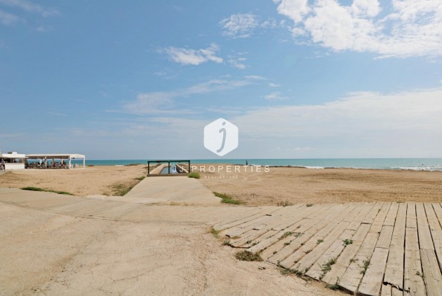 Z drugiej ręki - Mieszkanie w bloku -
Torrevieja - La Mata Pueblo
