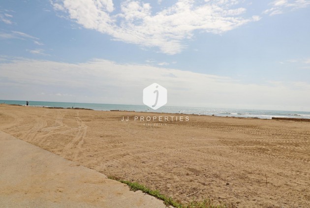 Z drugiej ręki - Mieszkanie w bloku -
Torrevieja - La Mata Pueblo