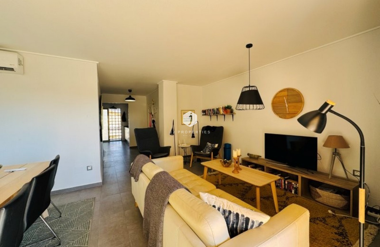 Z drugiej ręki - Mieszkanie w bloku -
La Mata - Costa Blanca