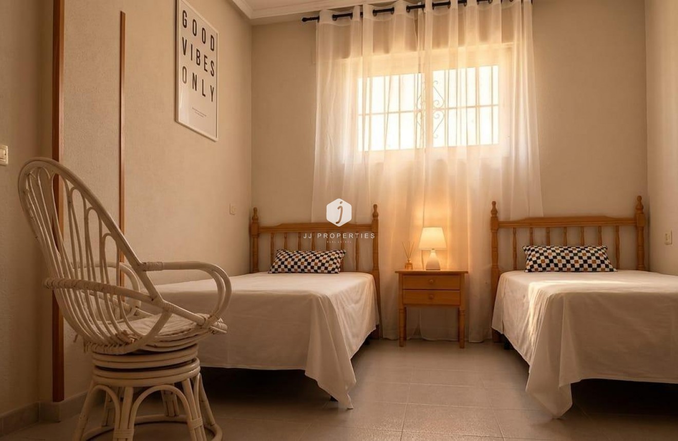 Aus zweiter Hand - Wohnung -
Torrevieja - La Siesta - El Salado - Torreta