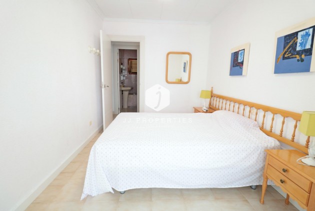Resale - Chalet -
Torrevieja - Playa de los Naufragos