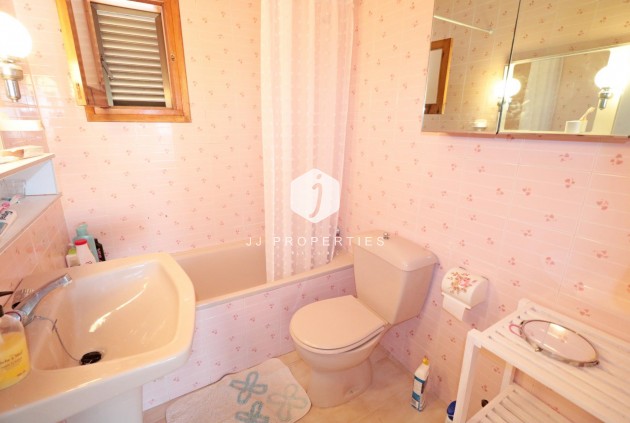 Resale - Chalet -
Torrevieja - Playa de los Naufragos