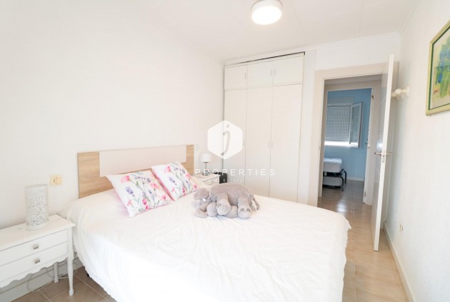 Resale - Chalet -
Torrevieja - Playa de los Naufragos